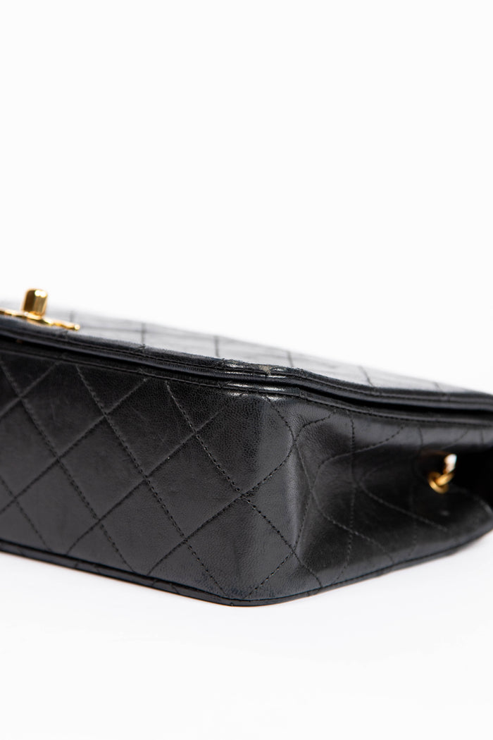 80s Chanel Black Lambskin Small Single Flap Shoulder Bag