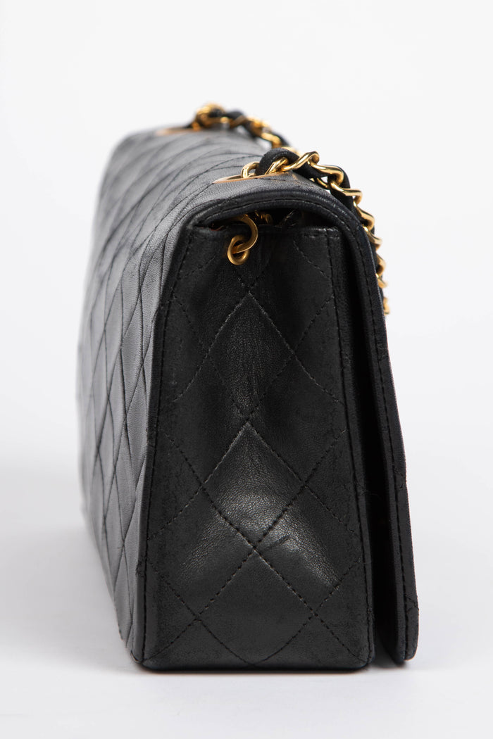 80s Chanel Black Lambskin Small Single Flap Shoulder Bag