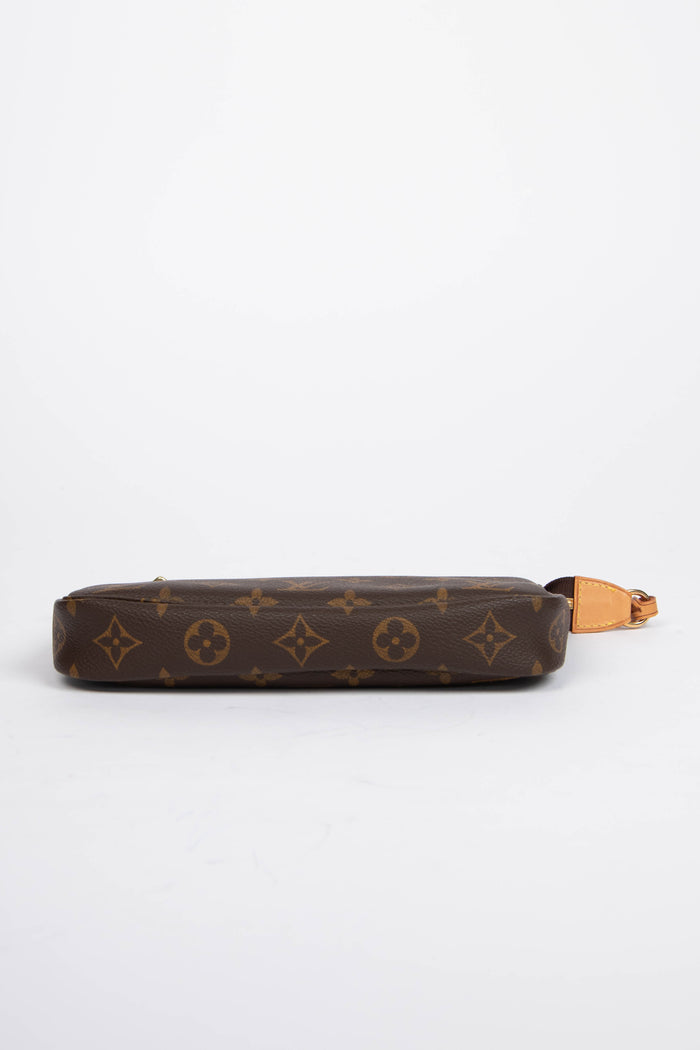 2000s Louis Vuitton Monogram Pochette Accessoires
