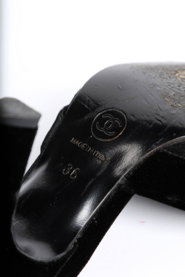 2000s Chanel Black Pony Hair Court Heels (EU 36)