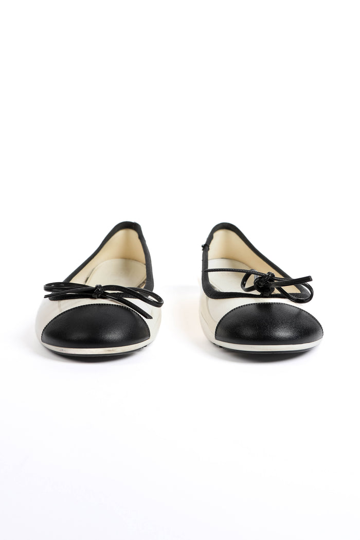 Chanel Black and White Rubber Ballet Flats (EU 37)