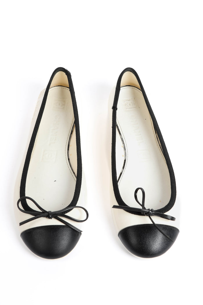 Chanel Black and White Rubber Ballet Flats (EU 37)