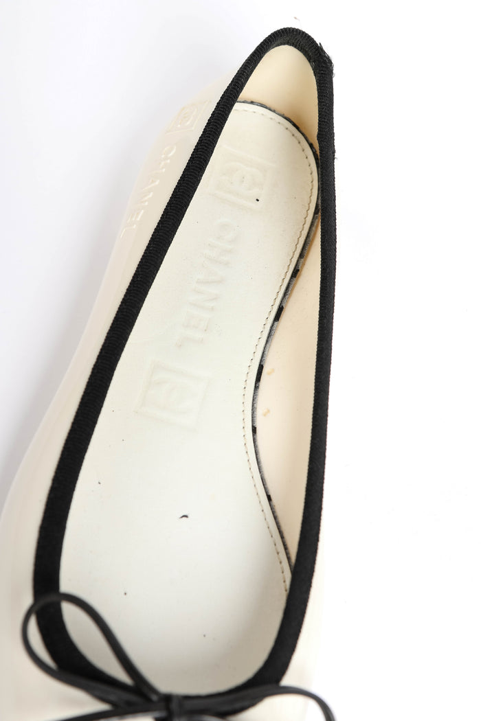 Chanel Black and White Rubber Ballet Flats (EU 37)