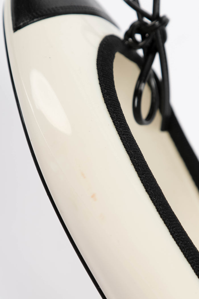 Chanel Black and White Rubber Ballet Flats (EU 37)