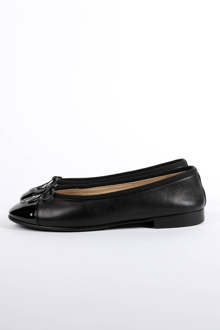 Chanel Black Lambskin Leather Ballet Flats (EU 36.5)