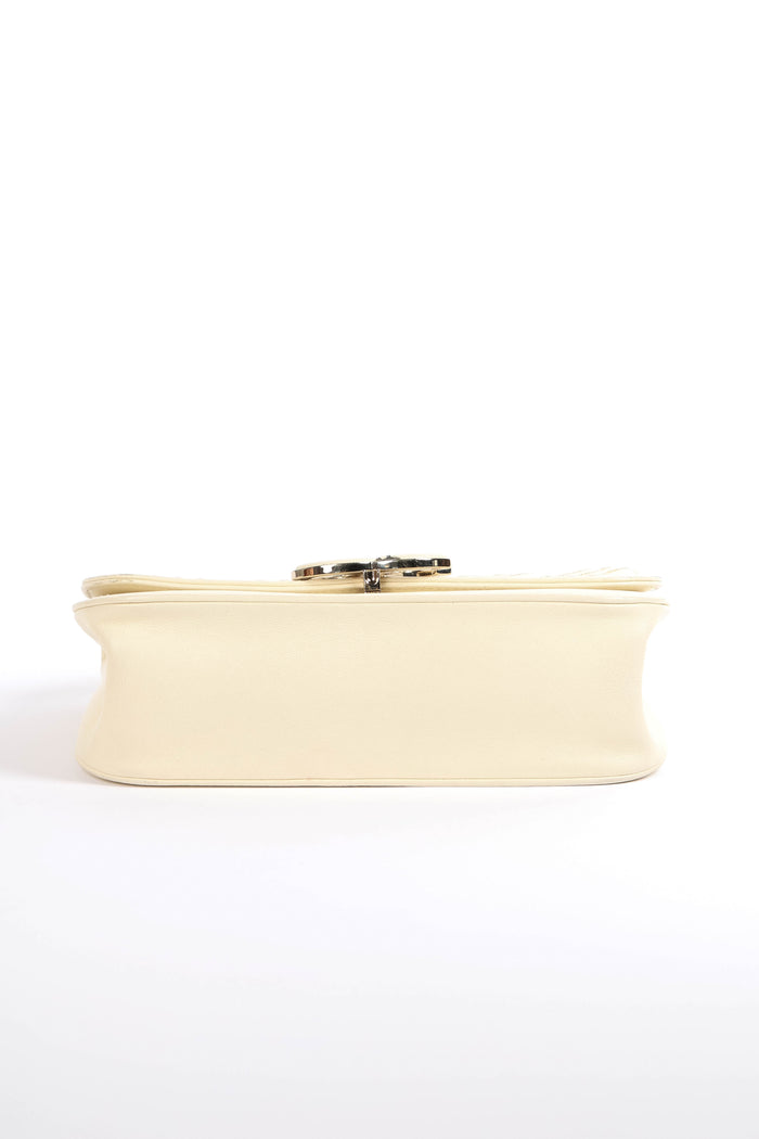 2010s Chanel Cream Leather Chevron Shoulder Bag