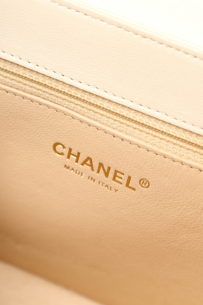 2010s Chanel Cream Leather Chevron Shoulder Bag