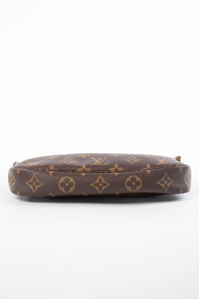 2000s Louis Vuitton Monogram Pochette Accessoires