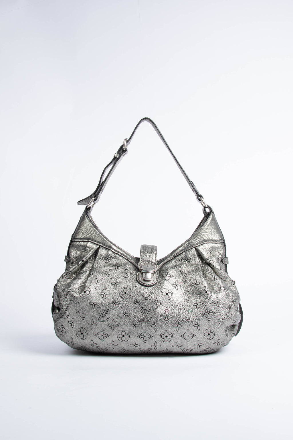 2000s Louis Vuitton Silver Mahina Shoulder Bag