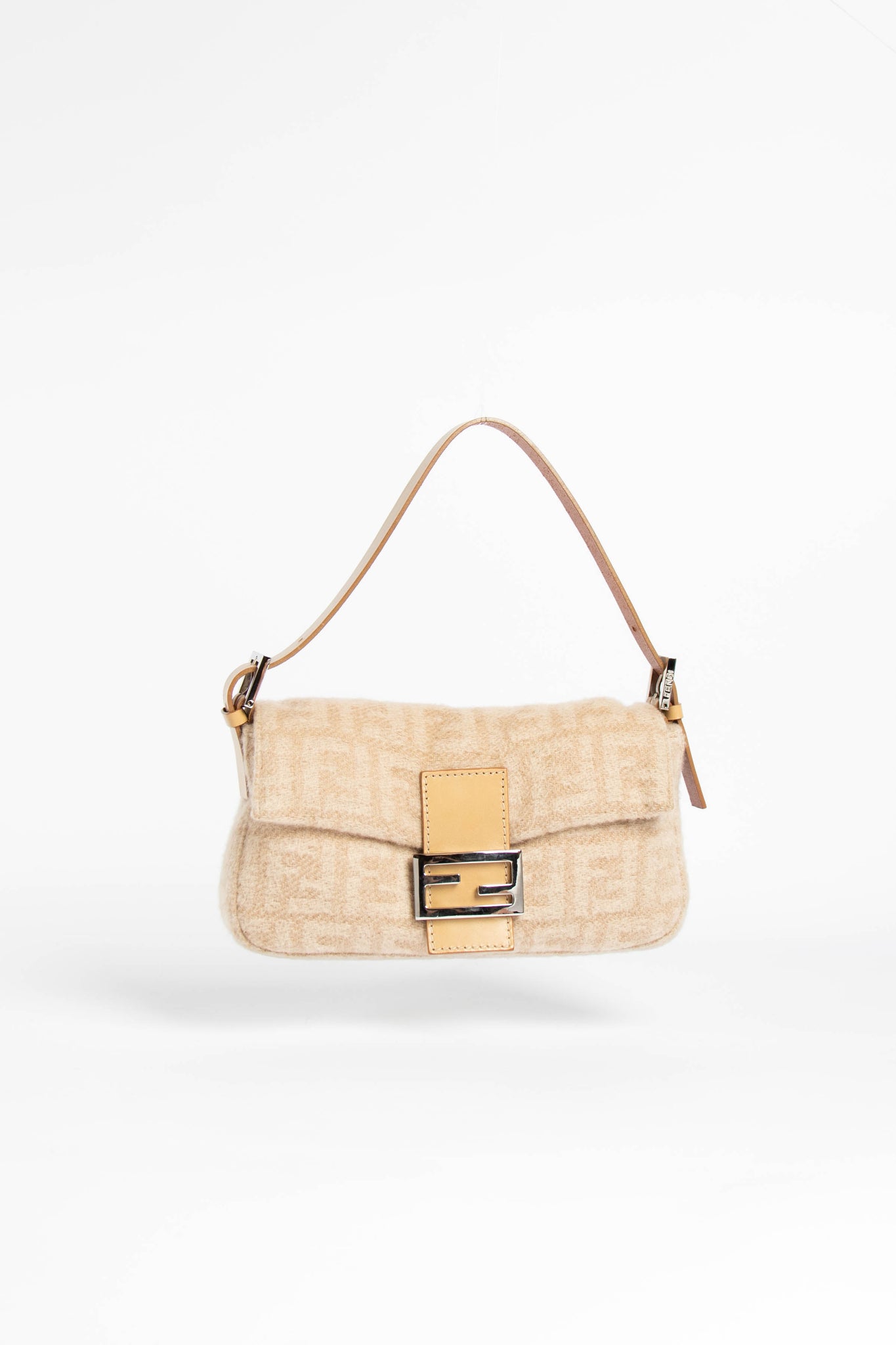 Vintage Fendi Beige Wool Zucca Baguette Shoulder Bag – Break Archive