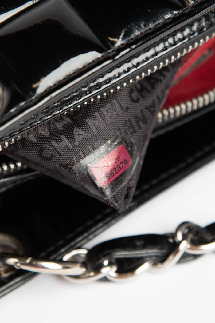 Vintage Chanel Black Patent Chocolate Bar CC Shoulder Bag