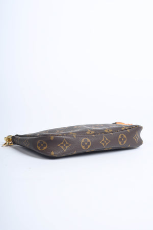 2000s Louis Vuitton Monogram Pochette Accessoires