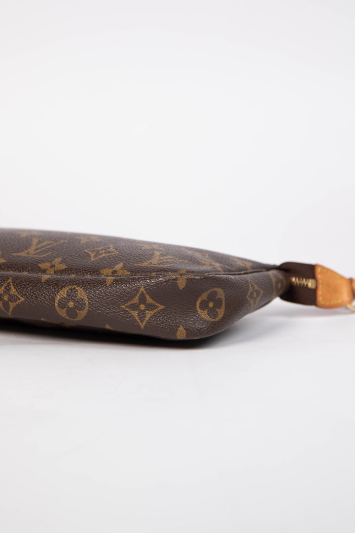 2000s Louis Vuitton Monogram Pochette Accessoires