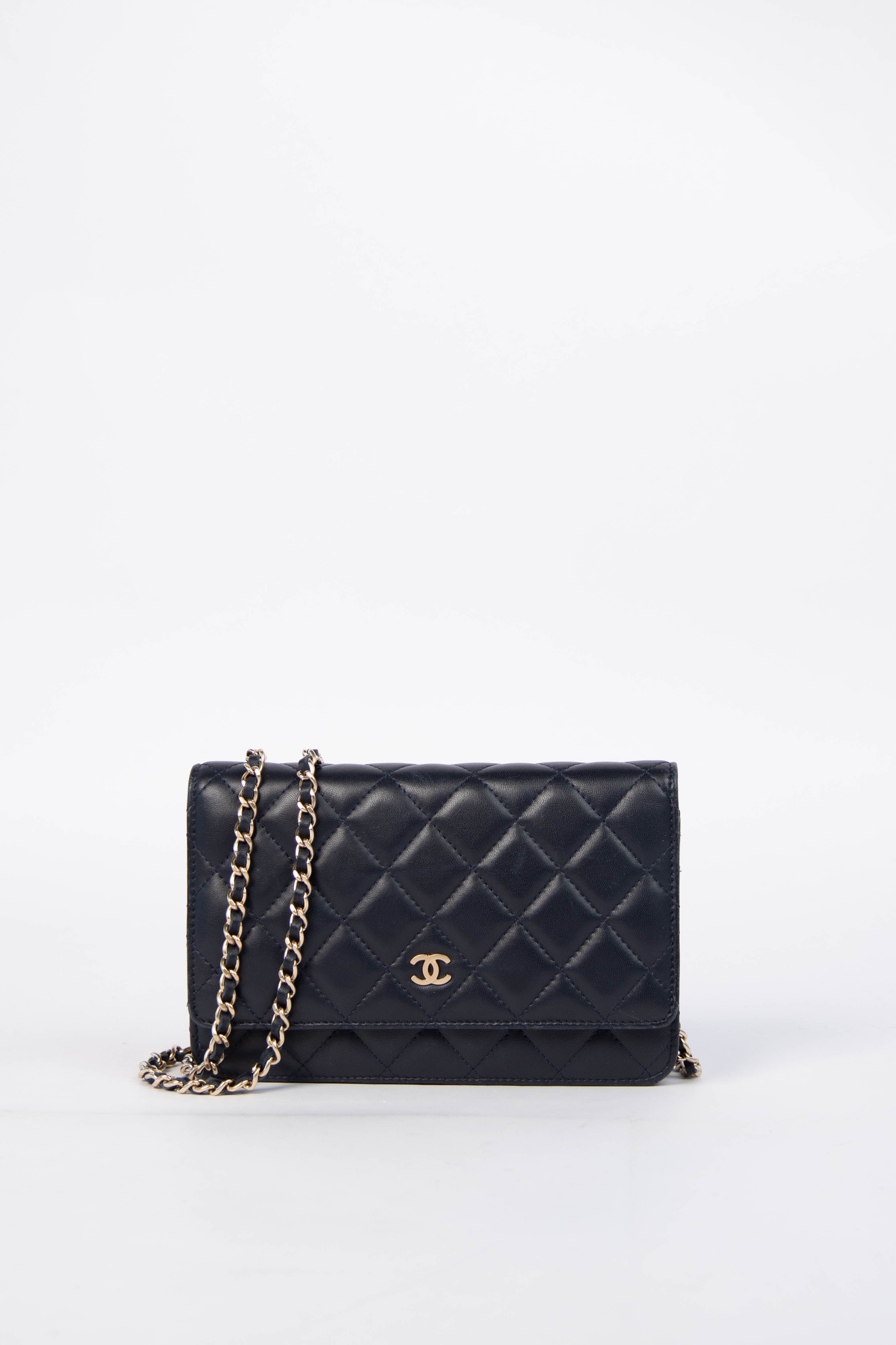 CHANEL shoulderバッグ archive ビンテージ Chanel Vintage Leather Chain Shoulder Bag Black - Shop Now