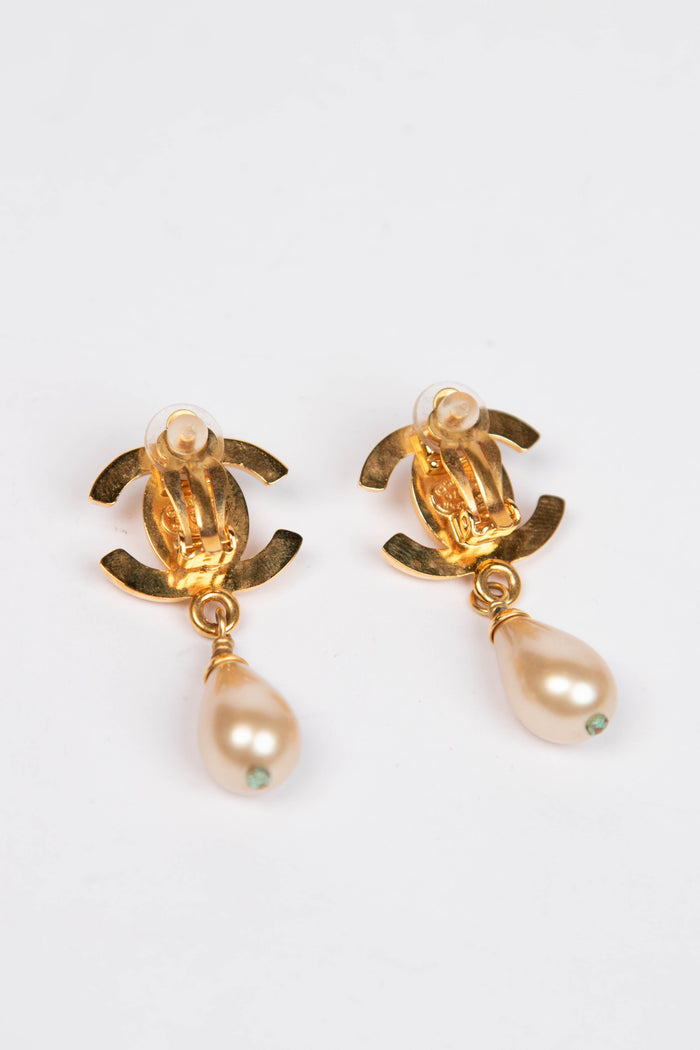 Vintage Chanel CC Pearl Drop Earrings