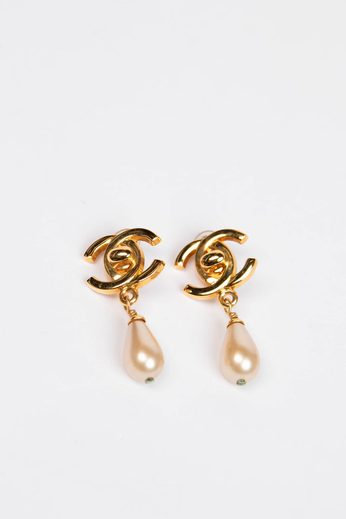 Vintage Chanel CC Pearl Drop Earrings