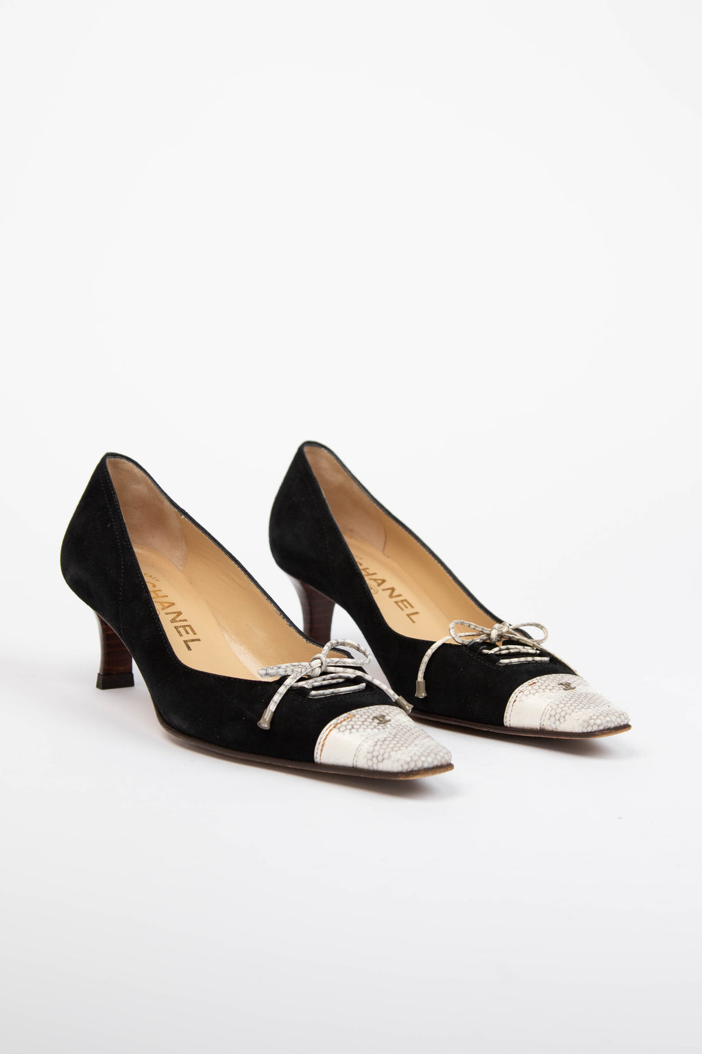 Vintage Chanel Black Suede Kitten Heel (EU 35C)