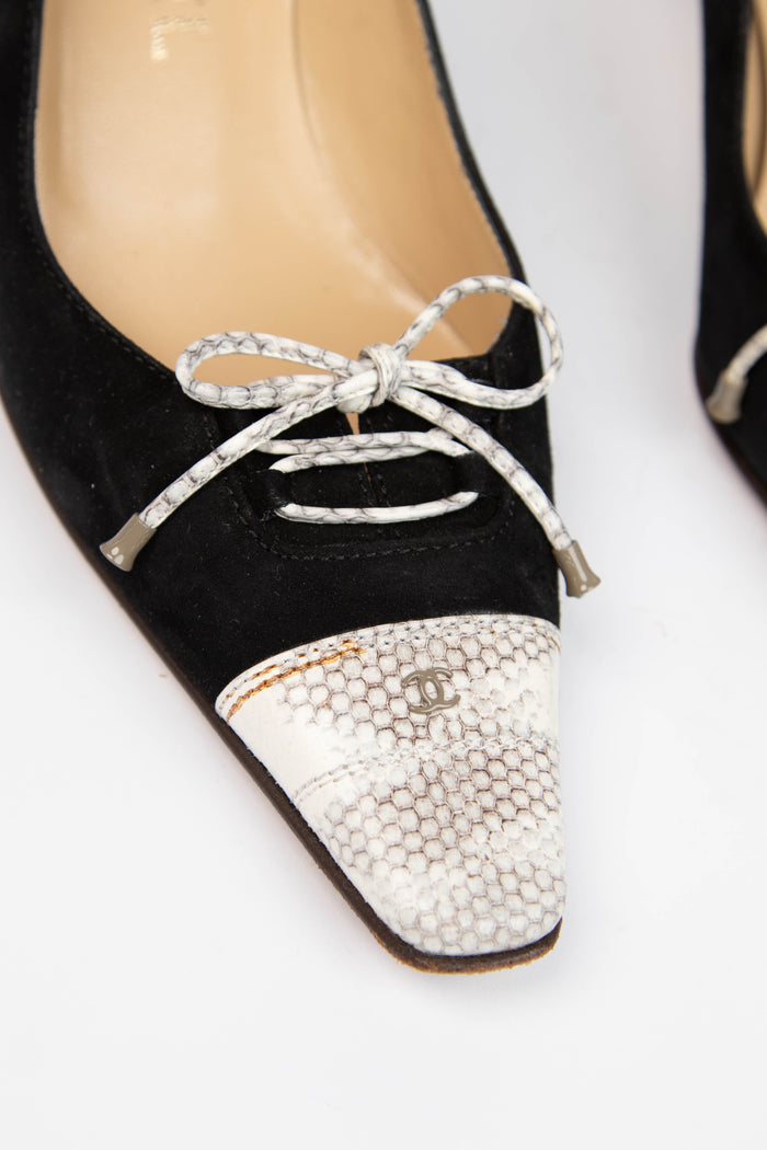 Vintage Chanel Black Suede Kitten Heel (EU 35C)