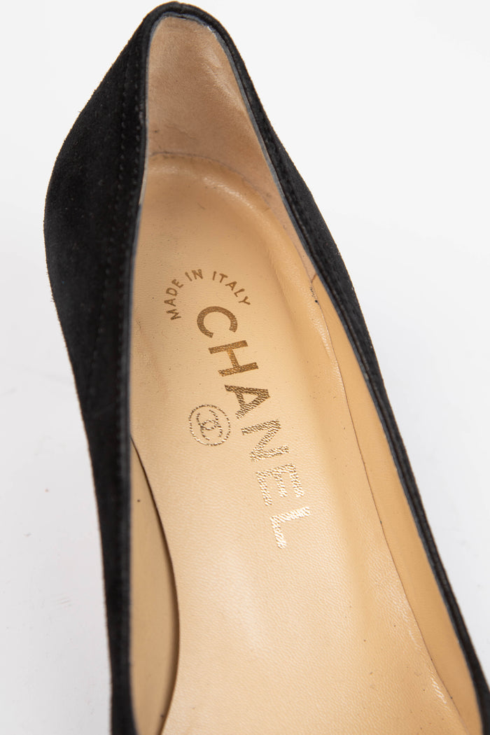 Vintage Chanel Black Suede Kitten Heel (EU 35C)