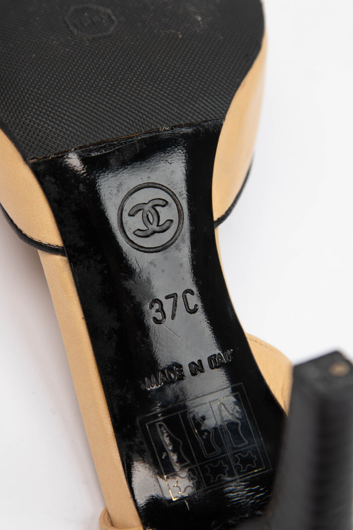Vintage Chanel Beige and Black Leather CC Slingback Heel (EU 37C)