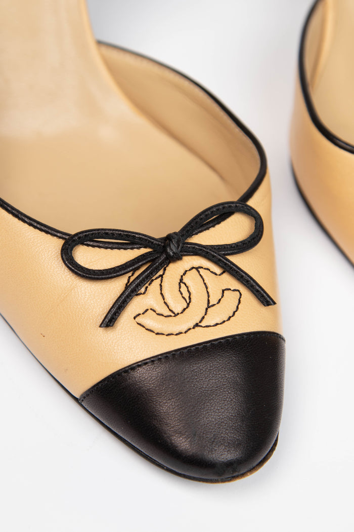 Vintage Chanel Beige and Black Leather CC Slingback Heel (EU 38)