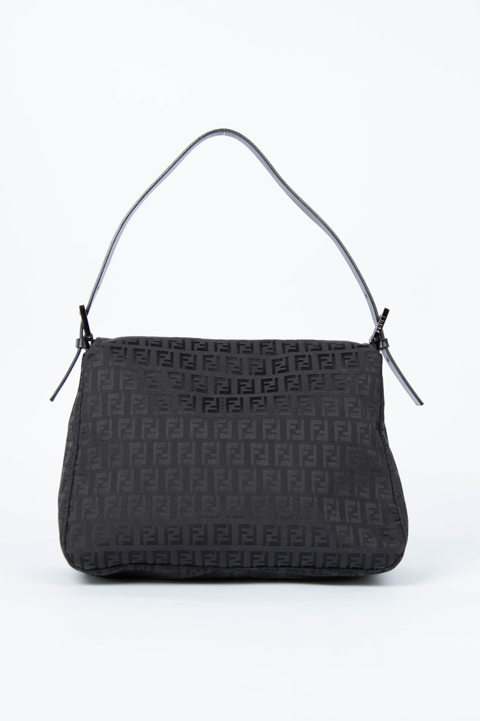 バッグ FENDI Baguette half moon Zucchino black FENDI ZUCCHINO BAGUETTE BLACK — freethesaint