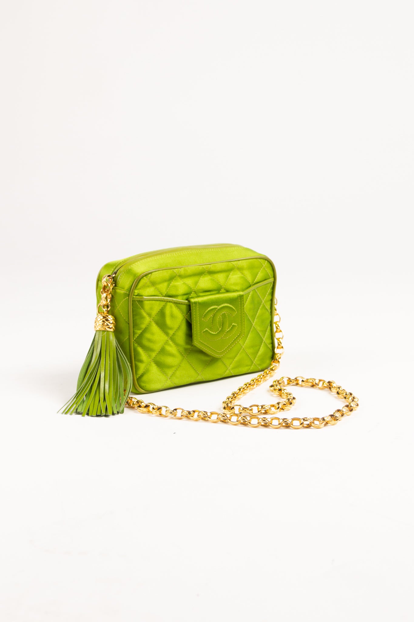 Chanel Vintage Satin Diana Flap Bag - Pink Crossbody Bags, Handbags -  CHA258695